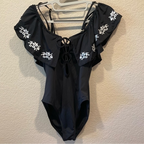 BEACH JOY ONE PIECE BLACK BATHING SUIT SIZE SMALL - Picture 1 of 4